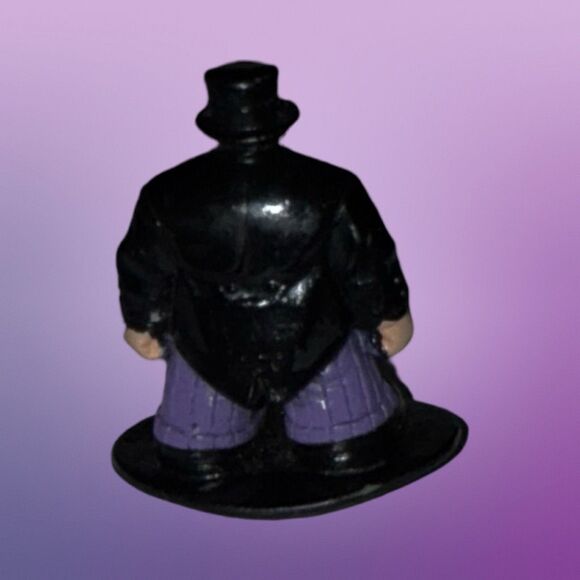 Vintage DC Comics Batman  The Penguin  Mini Figure Cake Topper Toy 1.5” B20 - Picture 5 of 6